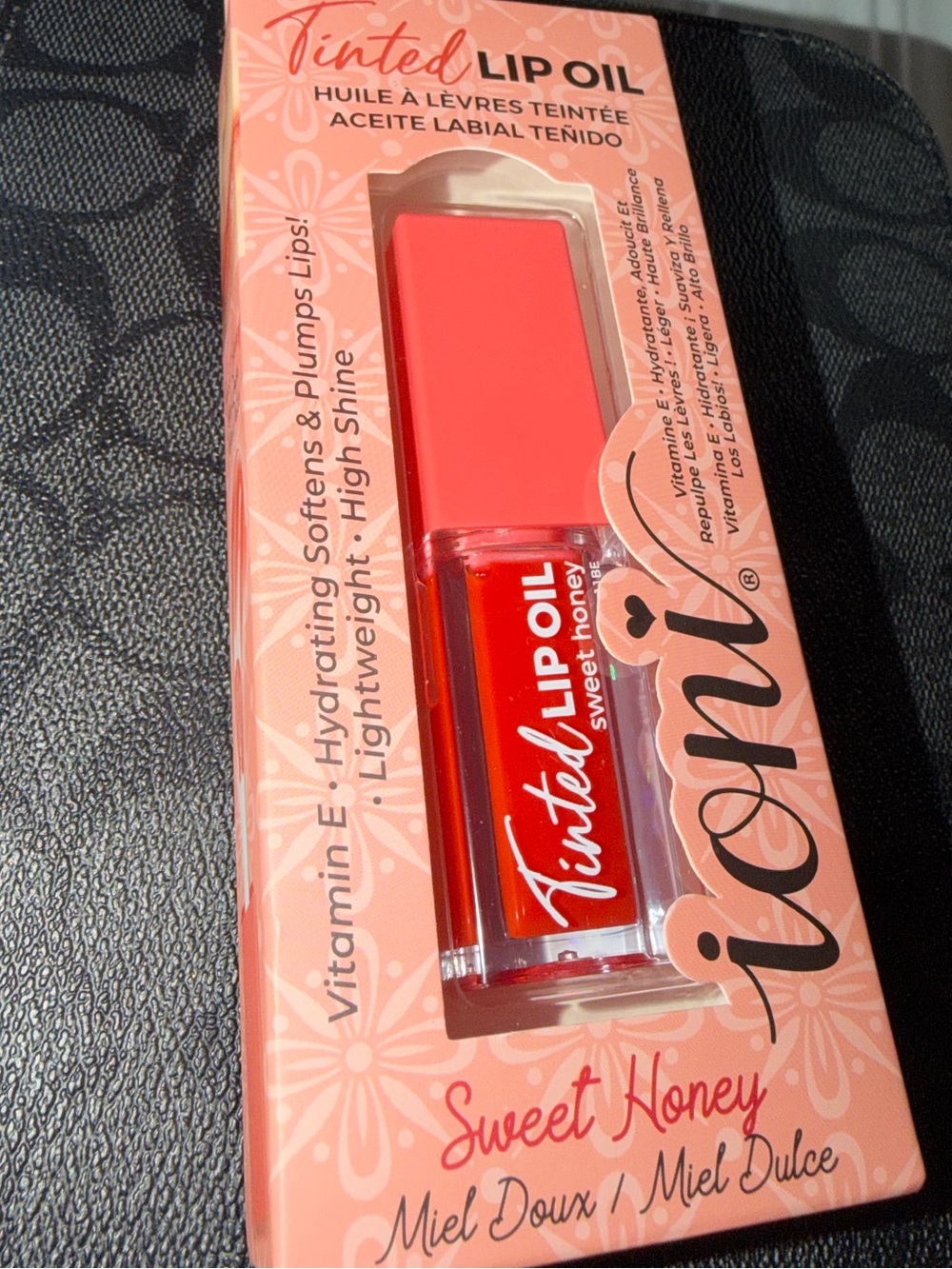Viral Tinted Lip plumping Oil with vitamins - Sweet Honey (Peach-Coral)